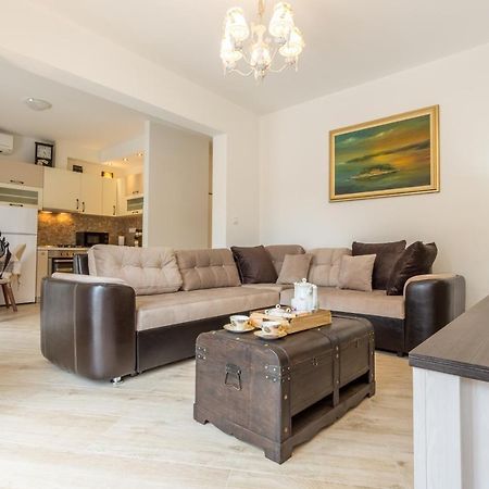 חוואר Villa Capitis In The Center- Luxury Apartment With Swimming Pool מראה חיצוני תמונה
