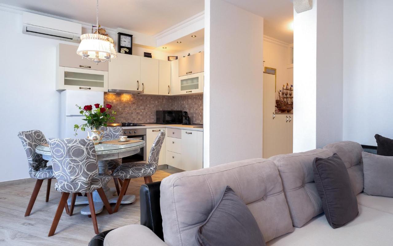 חוואר Villa Capitis In The Center- Luxury Apartment With Swimming Pool מראה חיצוני תמונה