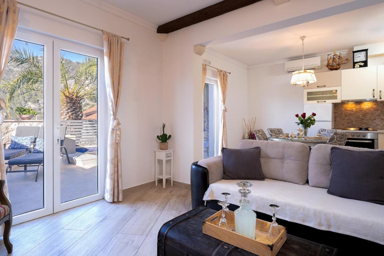 חוואר Villa Capitis In The Center- Luxury Apartment With Swimming Pool מראה חיצוני תמונה