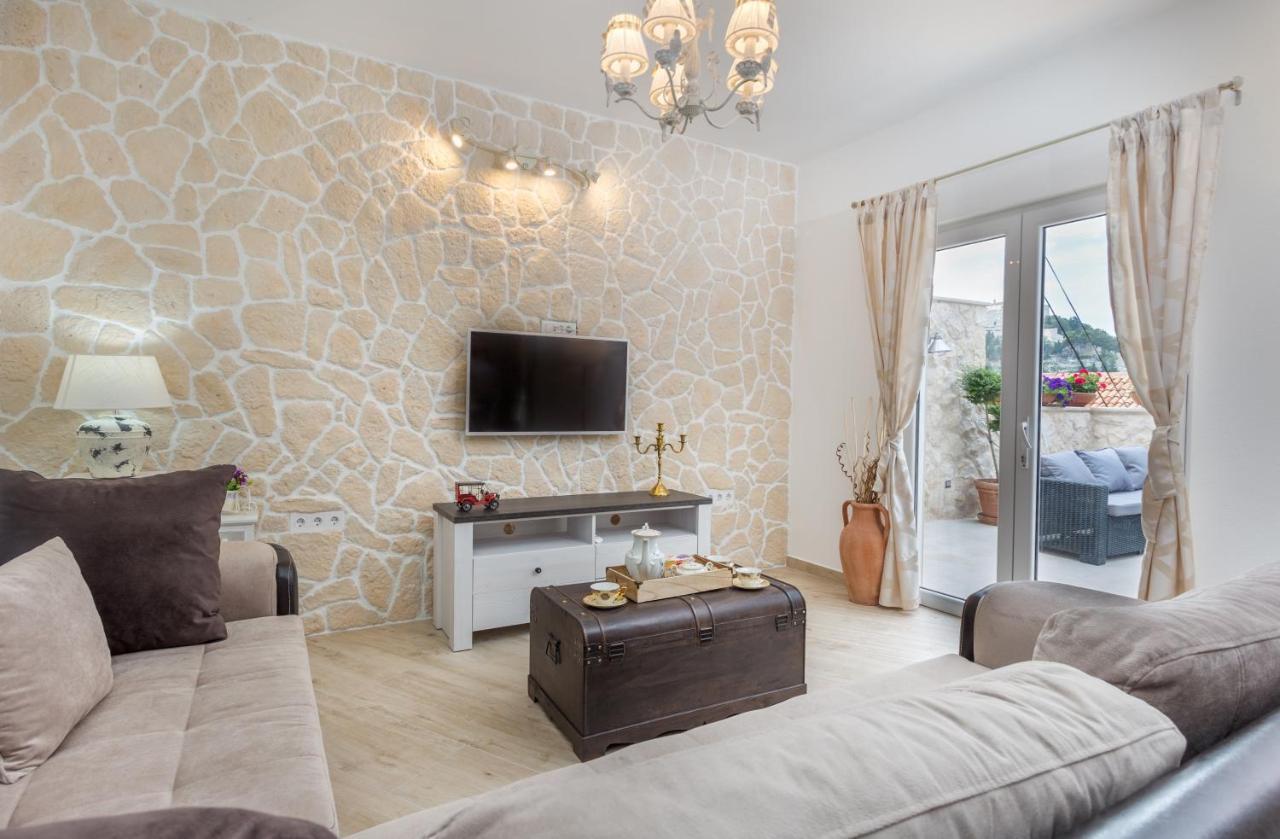 חוואר Villa Capitis In The Center- Luxury Apartment With Swimming Pool מראה חיצוני תמונה