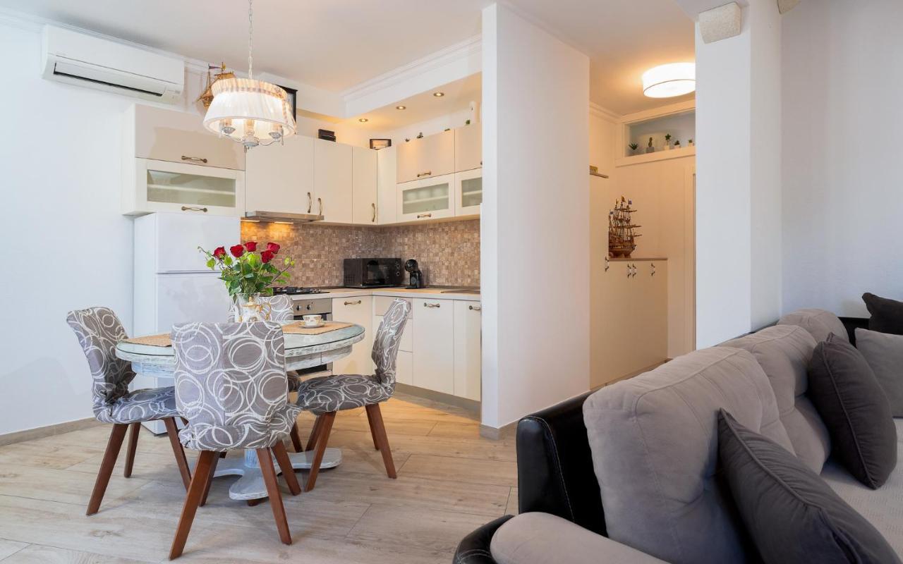 חוואר Villa Capitis In The Center- Luxury Apartment With Swimming Pool מראה חיצוני תמונה