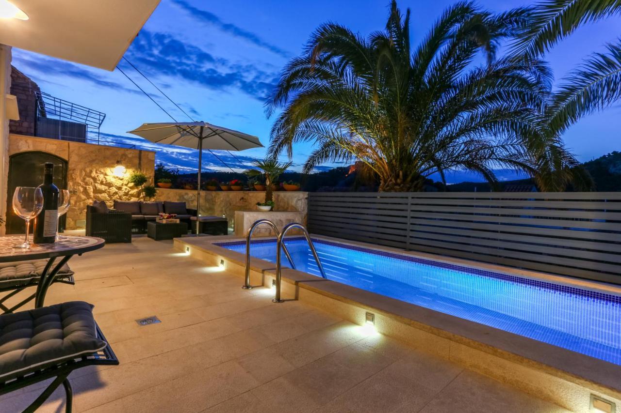 חוואר Villa Capitis In The Center- Luxury Apartment With Swimming Pool מראה חיצוני תמונה
