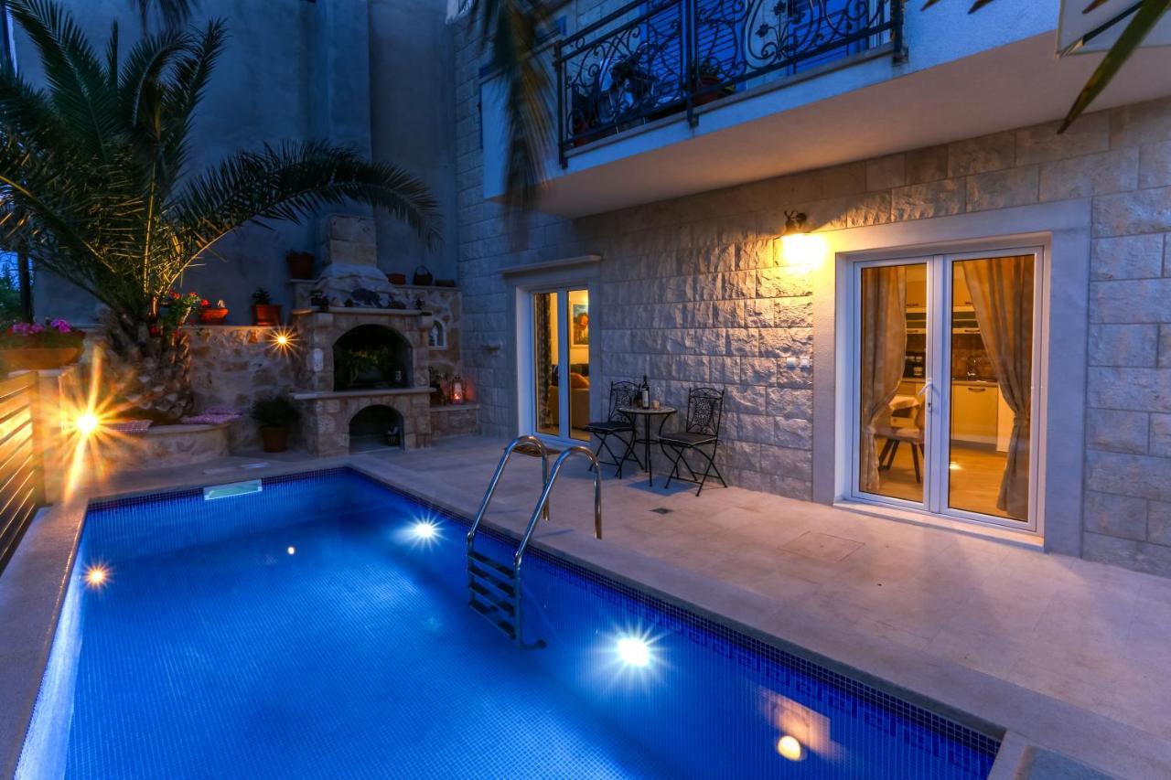 חוואר Villa Capitis In The Center- Luxury Apartment With Swimming Pool מראה חיצוני תמונה