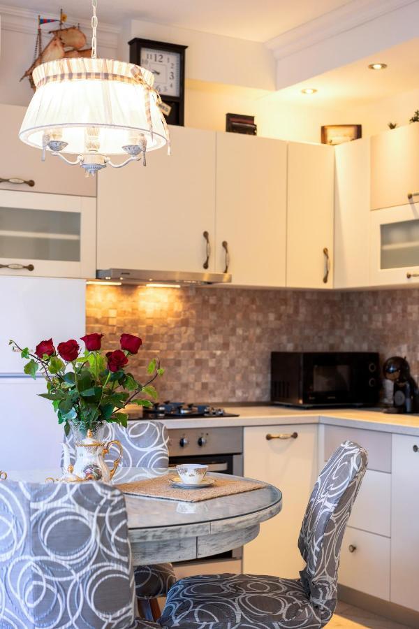 חוואר Villa Capitis In The Center- Luxury Apartment With Swimming Pool מראה חיצוני תמונה