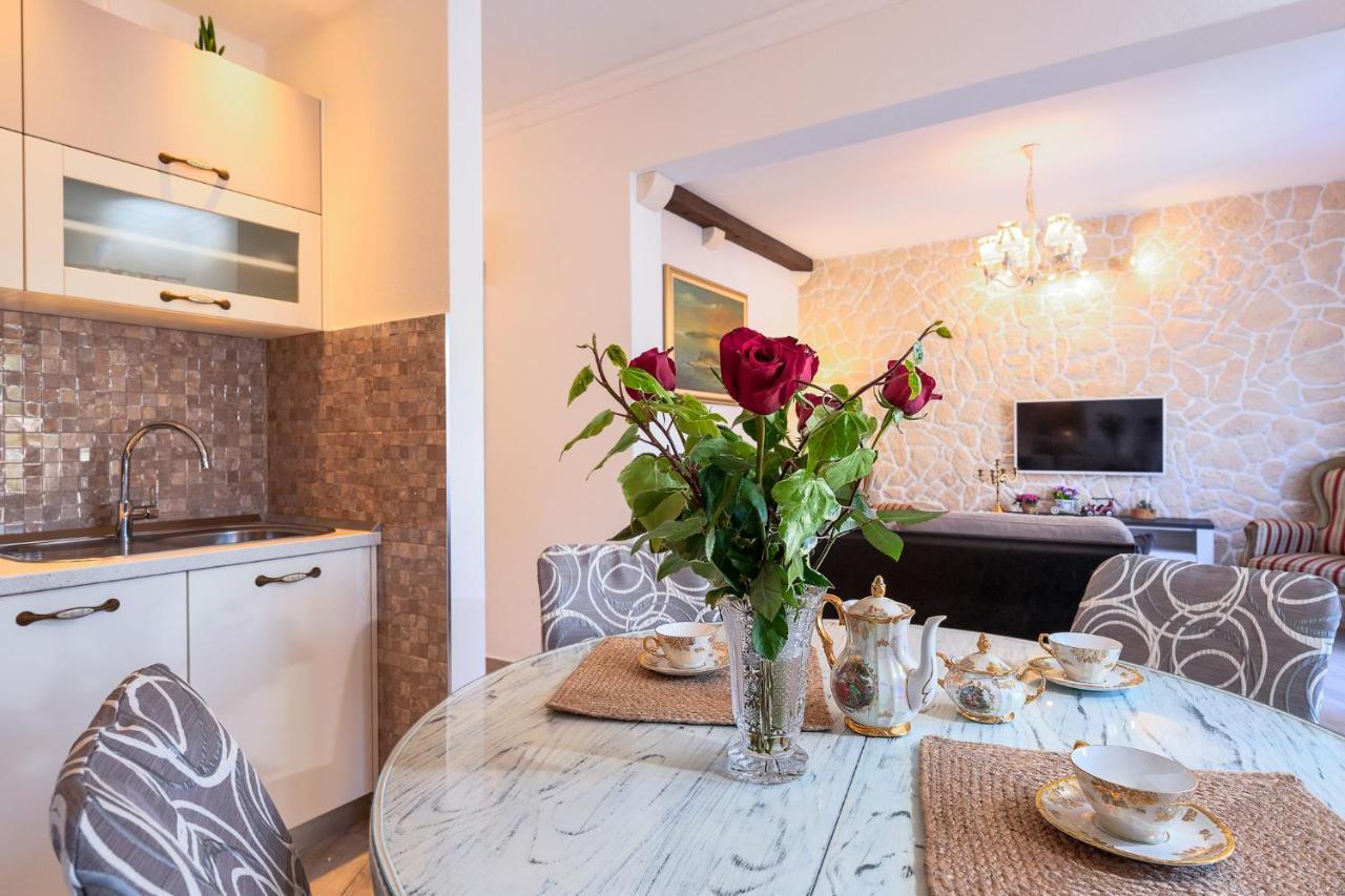 חוואר Villa Capitis In The Center- Luxury Apartment With Swimming Pool מראה חיצוני תמונה
