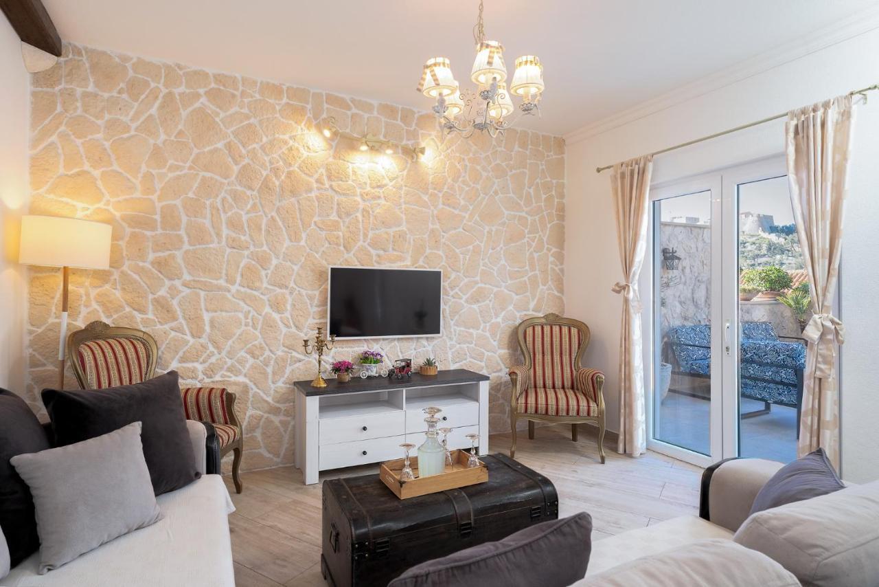 חוואר Villa Capitis In The Center- Luxury Apartment With Swimming Pool מראה חיצוני תמונה