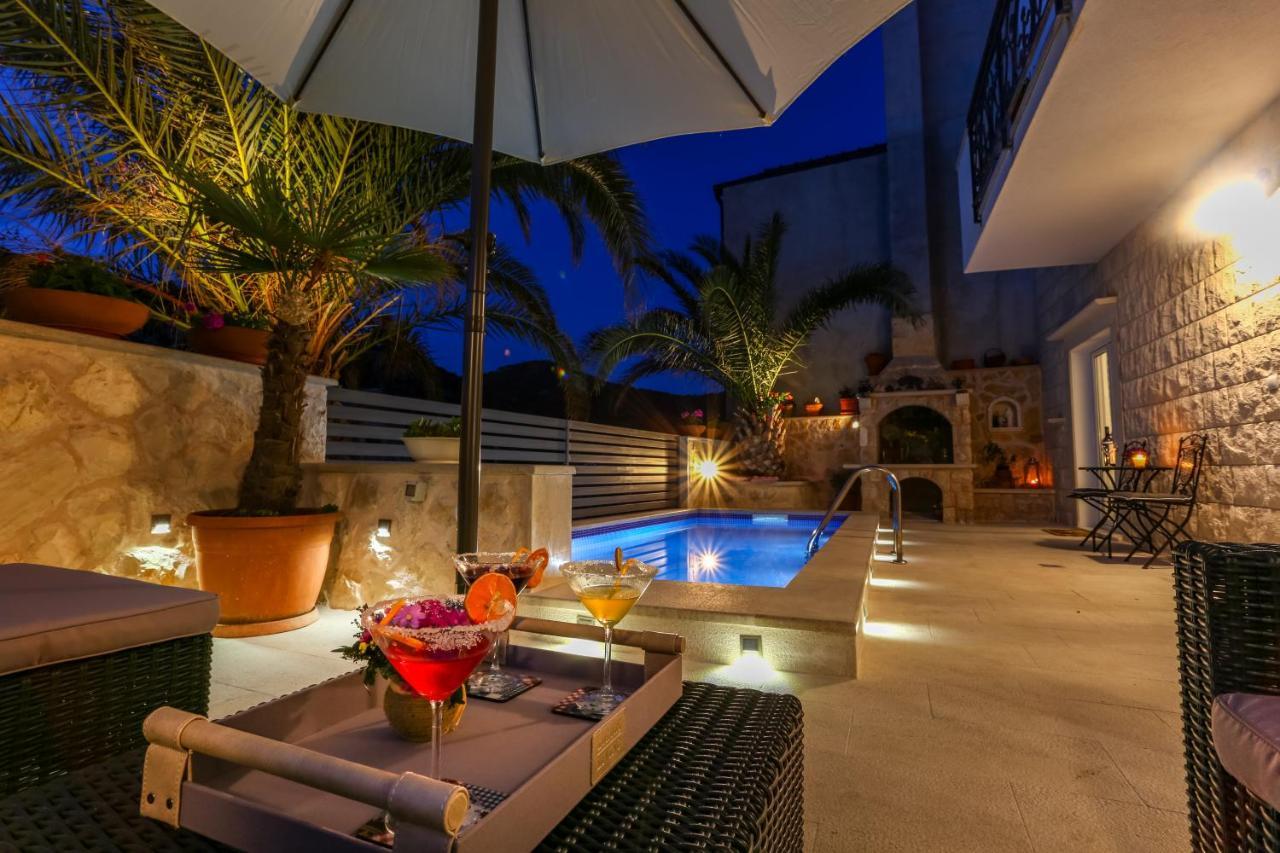 חוואר Villa Capitis In The Center- Luxury Apartment With Swimming Pool מראה חיצוני תמונה