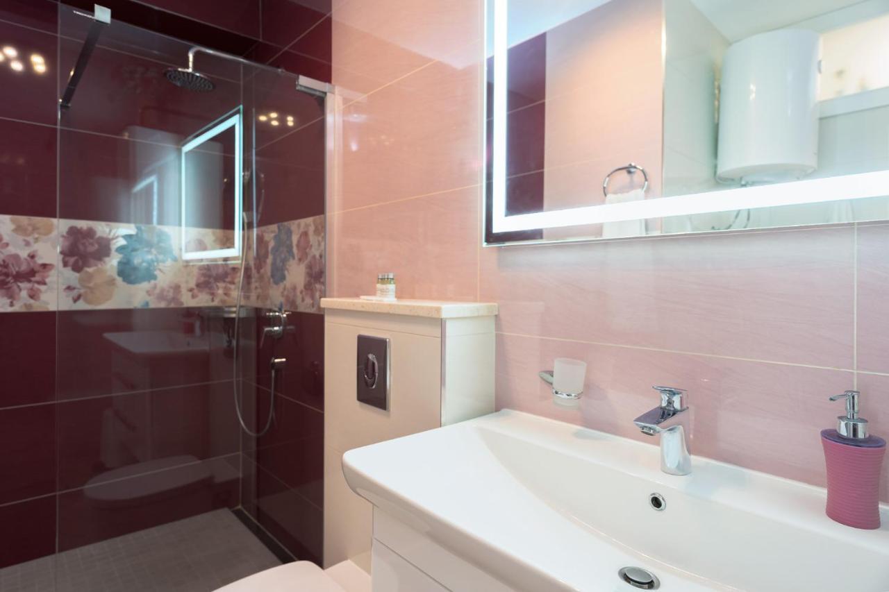 חוואר Villa Capitis In The Center- Luxury Apartment With Swimming Pool מראה חיצוני תמונה