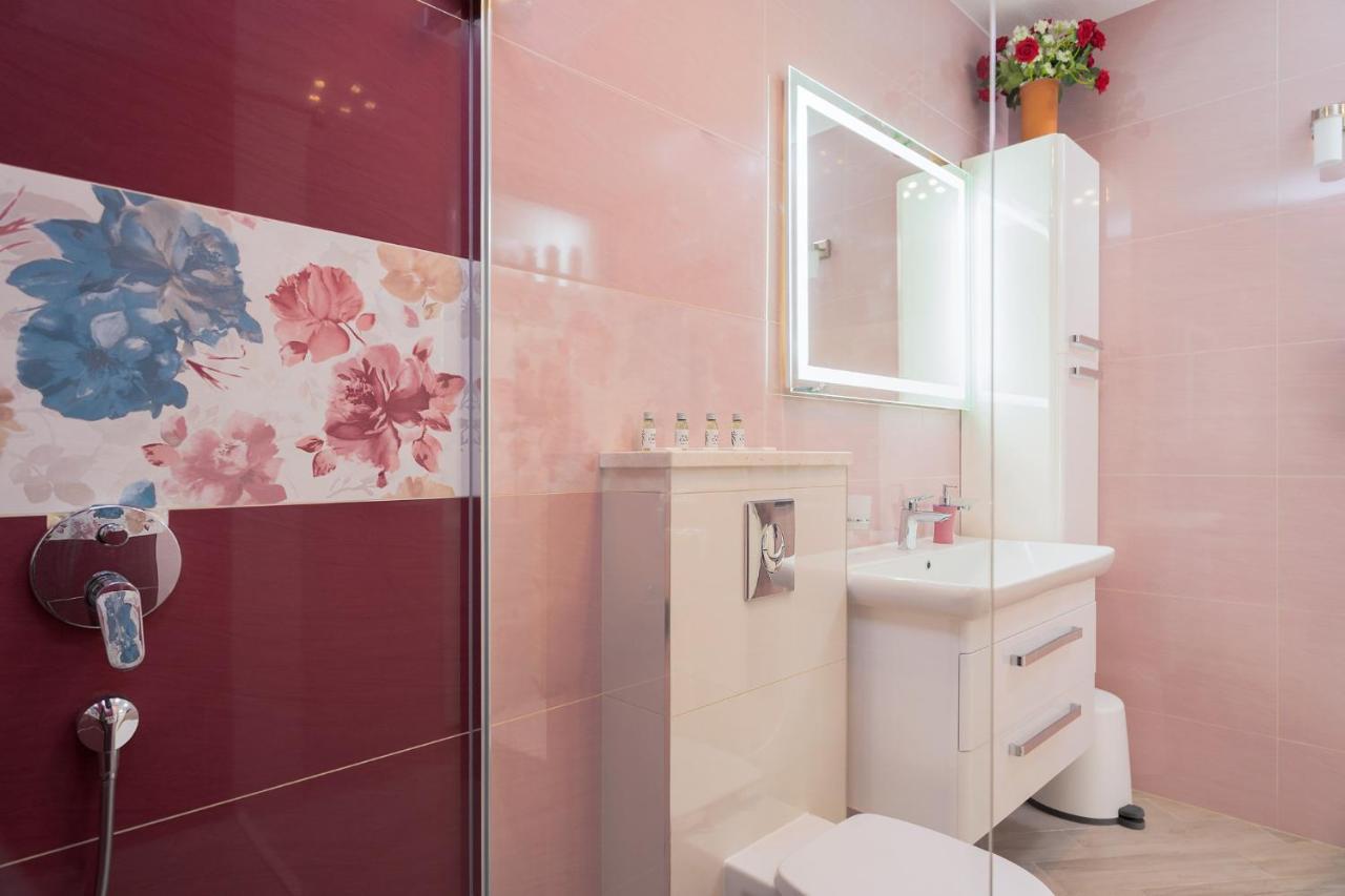 חוואר Villa Capitis In The Center- Luxury Apartment With Swimming Pool מראה חיצוני תמונה