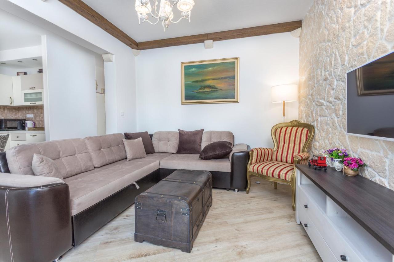 חוואר Villa Capitis In The Center- Luxury Apartment With Swimming Pool מראה חיצוני תמונה